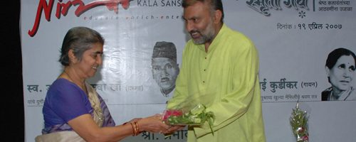 Mogubai Kurdikar and Ahamadjaan Thirakwa